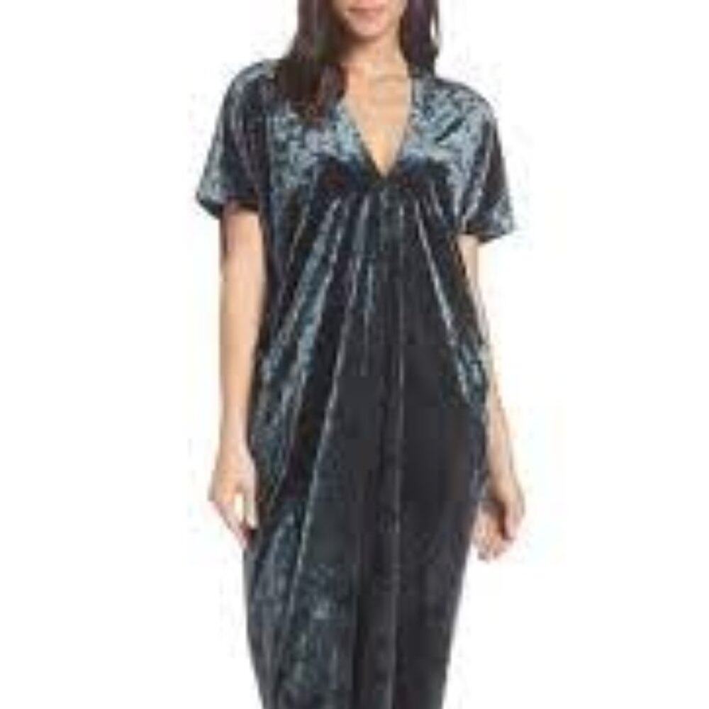 CAARA Large Velvet Caara Edna Velvet Dress in Green | Size Large